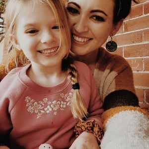 Meet your Posters, Carley & Annie